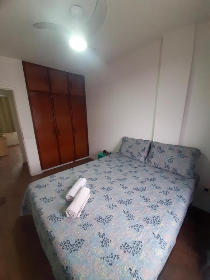 Hospedagem domiciliar Quarto Amplo E Muito Confortavel Em Apartamento Espacoso Vitória